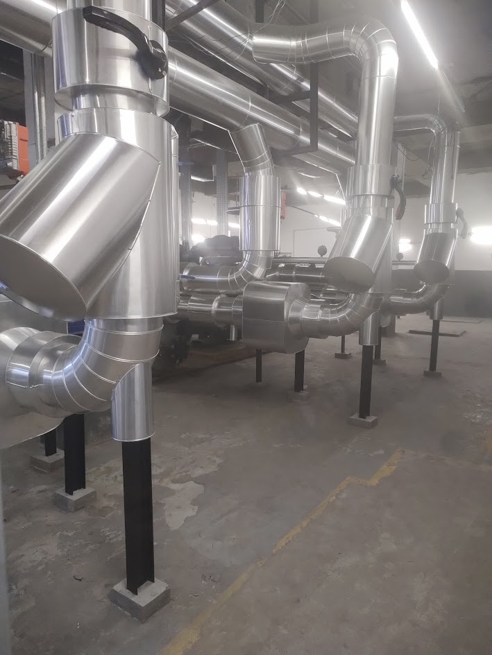 Instalação de chapa metálica na tubulação do CAG (central de agua gelada)