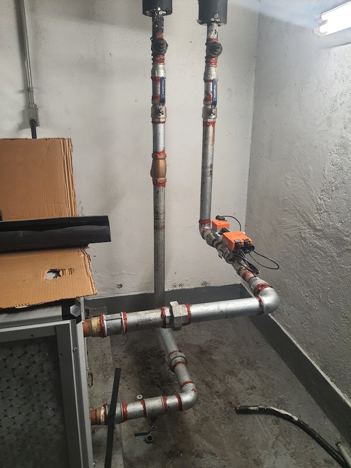 Tubulação hidráulica finalizada após manutenção