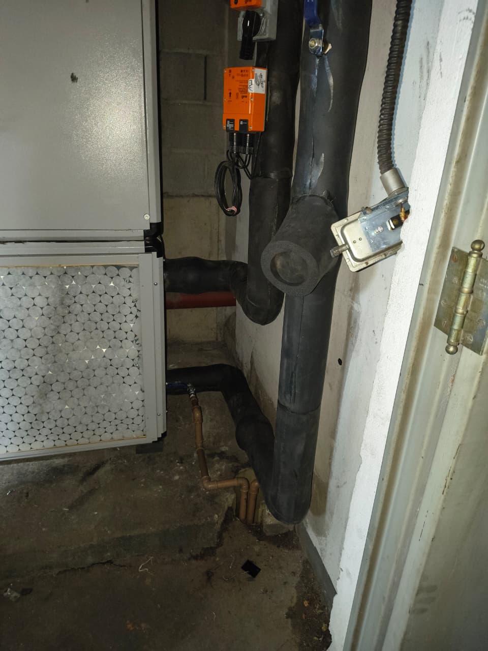 Tubulação com isolamento térmico finalizado