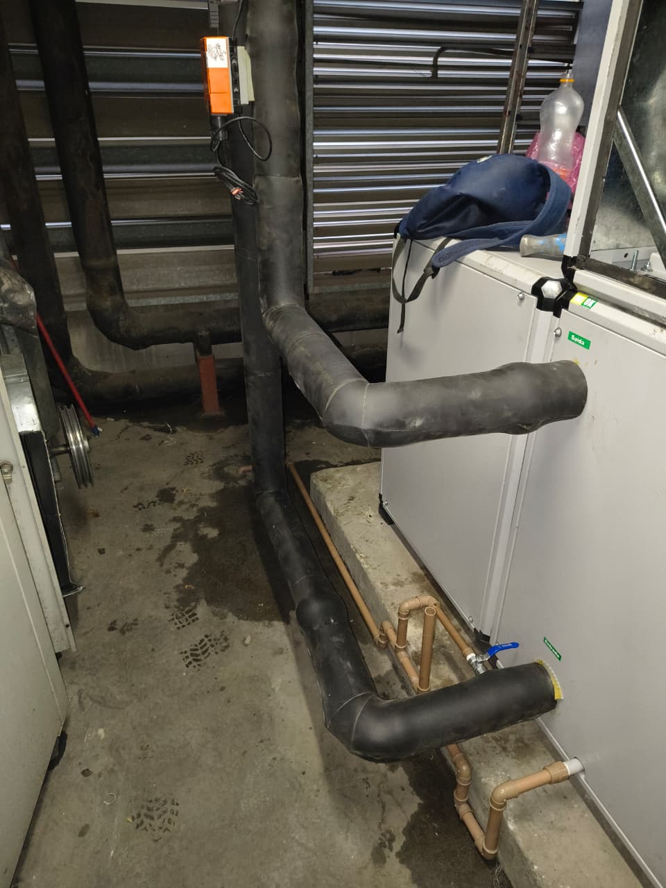 Tubulação com isolamento térmico finalizado